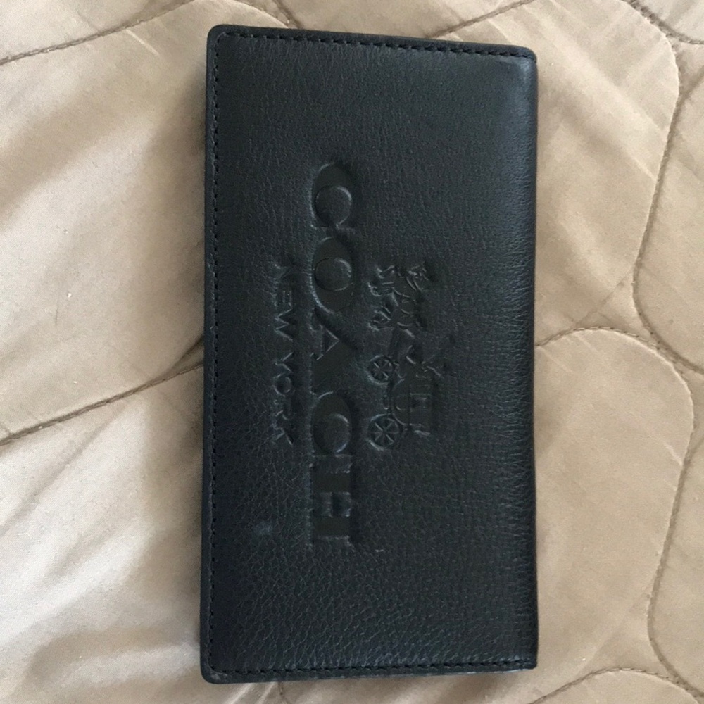 New WO Tags Black Coach Checkbook Cover leather